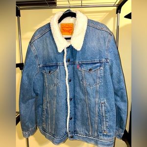 Levi’s Sherpa Collar/lined Trucker Denim Jacket